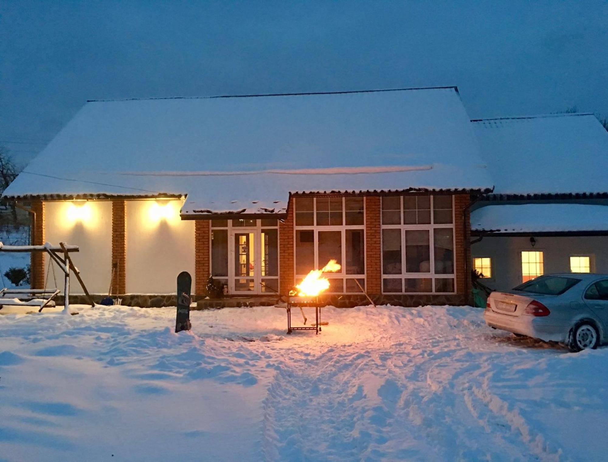 Novoselitsa  Holiday Home Usadba Novoselitsa מראה חיצוני תמונה